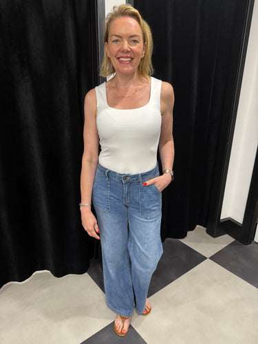 Retro Style Wide Leg Jeans - chichappensboutique