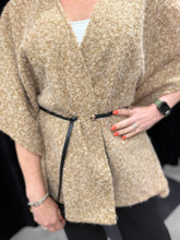 Load image into Gallery viewer, The Willow Cape (various colours) - chichappensboutique