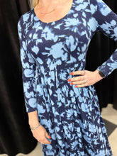 Load image into Gallery viewer, Sienna Stella Maxi Dress (Blue and Navy) - chichappensboutique