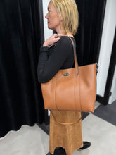 Load image into Gallery viewer, Leather Tote Bag (various colours) - chichappensboutique