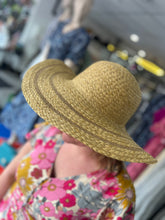 Load image into Gallery viewer, Maldives Hat - chichappensboutique