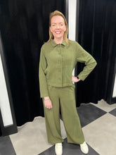 Load image into Gallery viewer, Khaki Lightweight Shacket - chichappensboutique