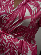 Load image into Gallery viewer, The Isabella Short Sleeves (new colours) - chichappensboutique