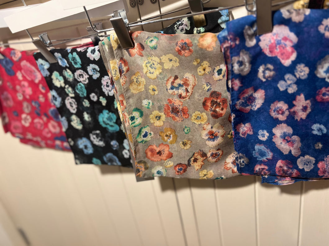 Autumn floral scarf (various colours) - chichappensboutique