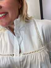 Load image into Gallery viewer, Victoria ruffle collar white shirt - chichappensboutique