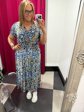 Load image into Gallery viewer, The Isabella Short Sleeves (new colours) - chichappensboutique