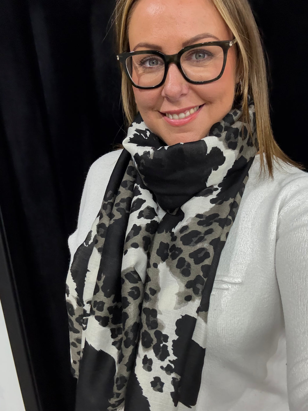 Mid-Weight Animal Print Scarf (various colours) - chichappensboutique