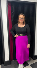 Load image into Gallery viewer, Plain Belted Pleated Skirt - chichappensboutique