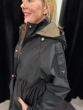 Load image into Gallery viewer, Reversible Mid Length Parker Black/Chocolate