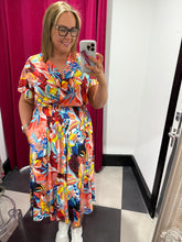 Load image into Gallery viewer, The Isabella Short Sleeves (new colours) - chichappensboutique