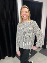 Load image into Gallery viewer, The Porter Top - chichappensboutique