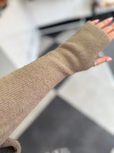 Load image into Gallery viewer, Long Length Fingerless Gloves (various colours) - chichappensboutique