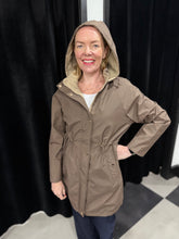 Load image into Gallery viewer, Reversible Parker Chocolate/Taupe