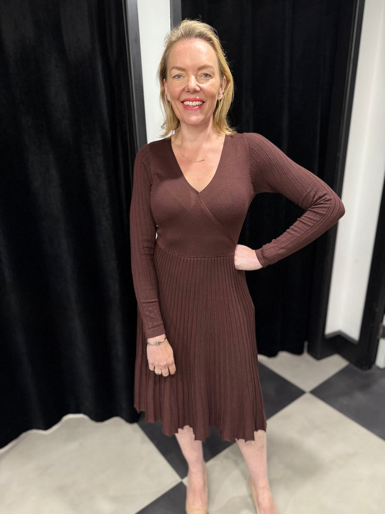 The Olivia Midi Dress (Chocolate)