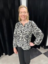 Load image into Gallery viewer, Monochrome Linen Feel Blouse - chichappensboutique
