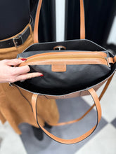 Load image into Gallery viewer, Leather Tote Bag (various colours) - chichappensboutique