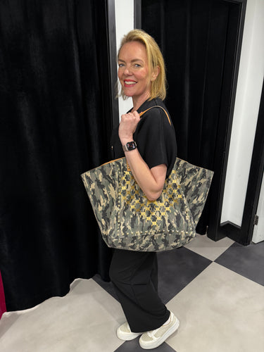 Solo Reversible Large Tote Bag - chichappensboutique
