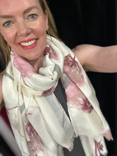Load image into Gallery viewer, Luxe Thistle Scarf (various colours) - chichappensboutique