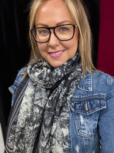 Woodlands Lightweight Scarf (various colours) - chichappensboutique