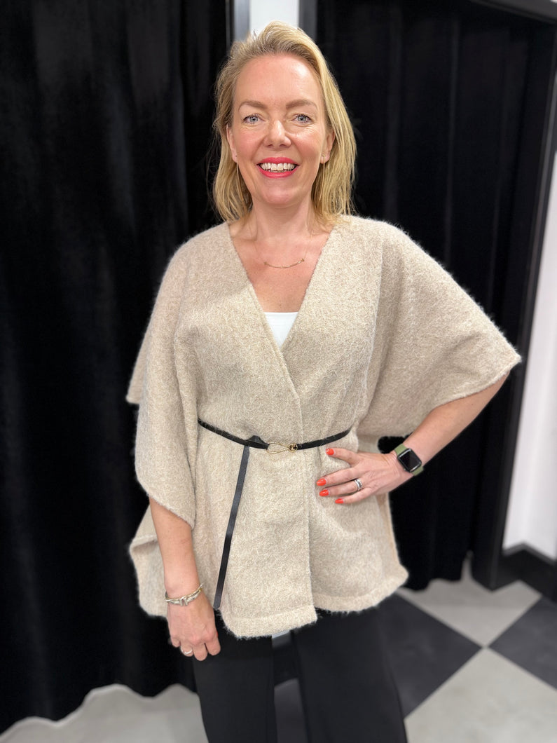 The Willow Cape (various colours) - chichappensboutique