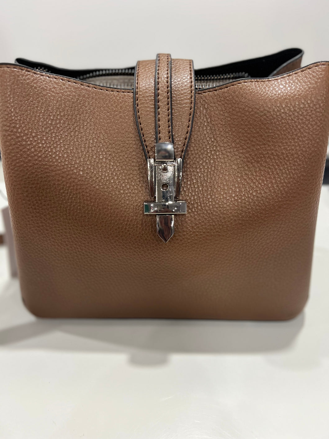 The Iona Bag - chichappensboutique