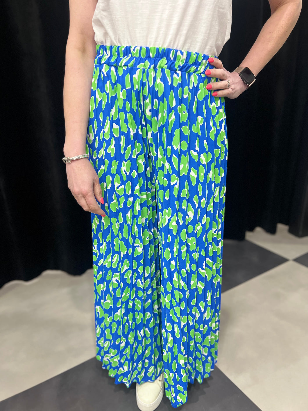Leopard Wide Leg Pleated Trousers (various colours) - chichappensboutique
