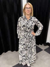 Load image into Gallery viewer, Mono Floral Maxi Shirt Dress - chichappensboutique