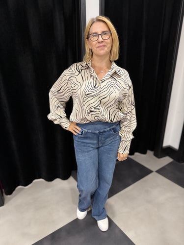 The Contour Satin Feel Shirt - chichappensboutique