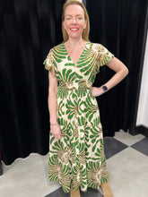 Load image into Gallery viewer, The Nina Abstract Aztec (various colours) - chichappensboutique