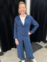 Load image into Gallery viewer, Navy Lightweight Shacket - chichappensboutique