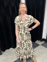 Load image into Gallery viewer, The Nina Abstract Aztec (various colours) - chichappensboutique