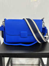 Load image into Gallery viewer, Cityline Crossbody Bag (various colours) - chichappensboutique