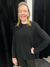 Load image into Gallery viewer, The Paris Heart Knit (Various colours) - chichappensboutique