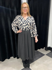 Extra Chic Bruges Midi Dress - chichappensboutique