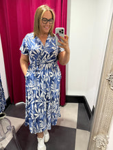 Load image into Gallery viewer, The Isabella Short Sleeves (new colours) - chichappensboutique