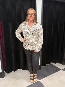 The Contour Satin Feel Shirt - chichappensboutique