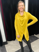 Load image into Gallery viewer, Obsession Luxe Cardigan (various colours) - chichappensboutique