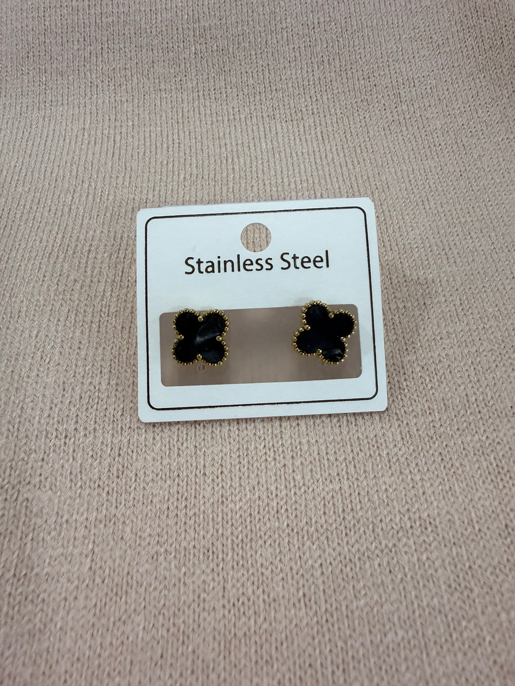 Clover Stud Earrings (various colours) - chichappensboutique