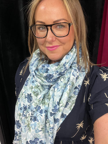 Summer Blossom Lightweight Scarf (various colours) - chichappensboutique