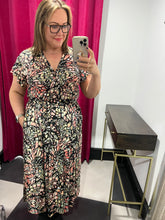 Load image into Gallery viewer, The Isabella Short Sleeves (new colours) - chichappensboutique