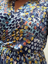 Load image into Gallery viewer, The Isabella Short Sleeves (new colours) - chichappensboutique