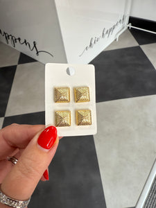 Shaped Clothing Magnets (Gold) - chichappensboutique