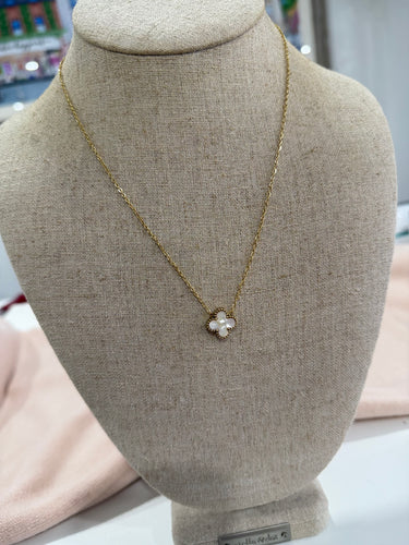 Single Clover Necklace - Faux Pearl - chichappensboutique