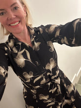 Load image into Gallery viewer, Winter Floral Maxi Dress - chichappensboutique