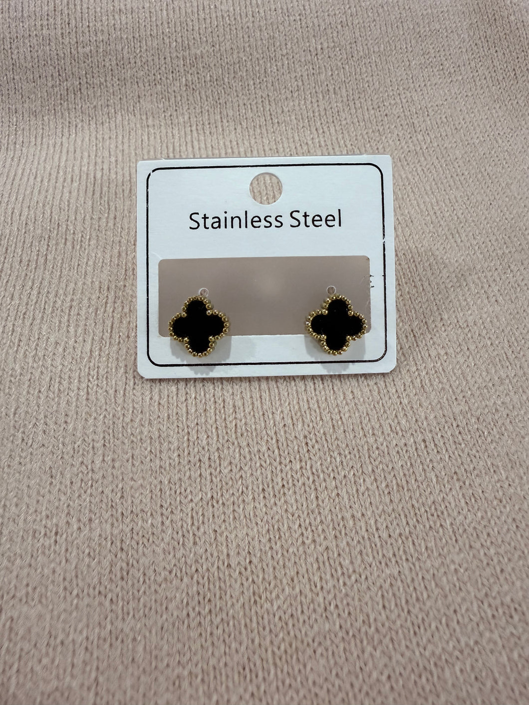 Mini Clover Stud Earring - Black - chichappensboutique