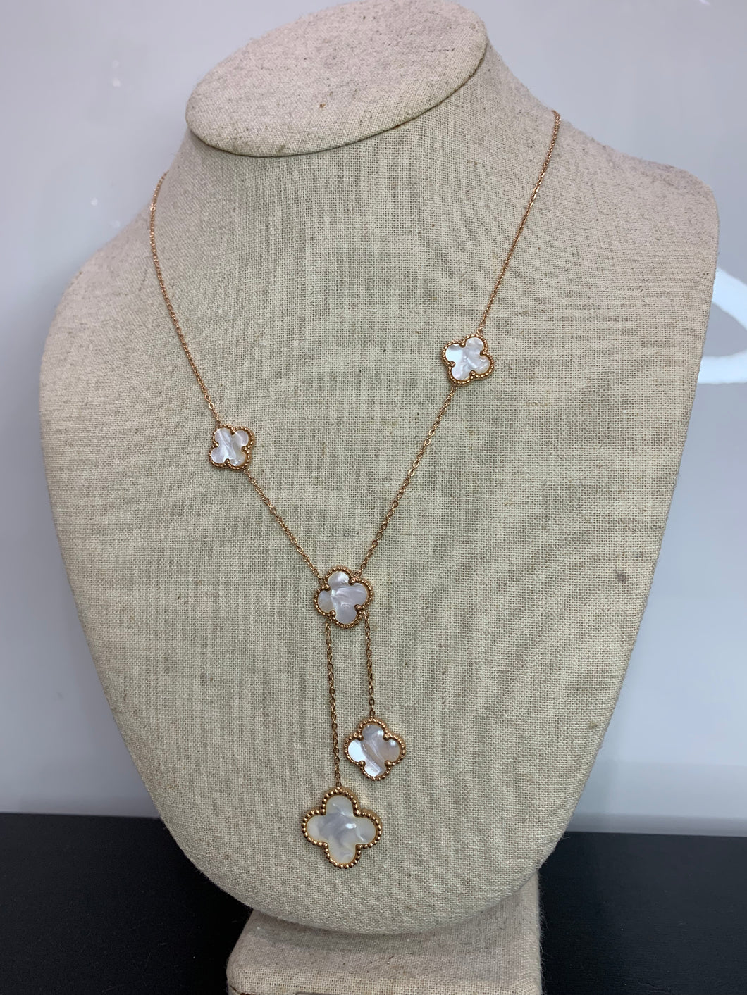 Rose Gold Clover Necklace - chichappensboutique