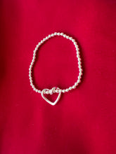 Load image into Gallery viewer, Heart Stretch Bracelet - chichappensboutique