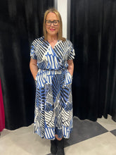 Load image into Gallery viewer, The Isabella Short Sleeves (new colours) - chichappensboutique