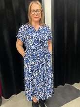 Load image into Gallery viewer, The Isabella Short Sleeves (new colours) - chichappensboutique