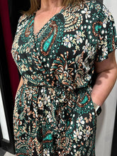 Load image into Gallery viewer, The Isabella Short Sleeves (new colours) - chichappensboutique